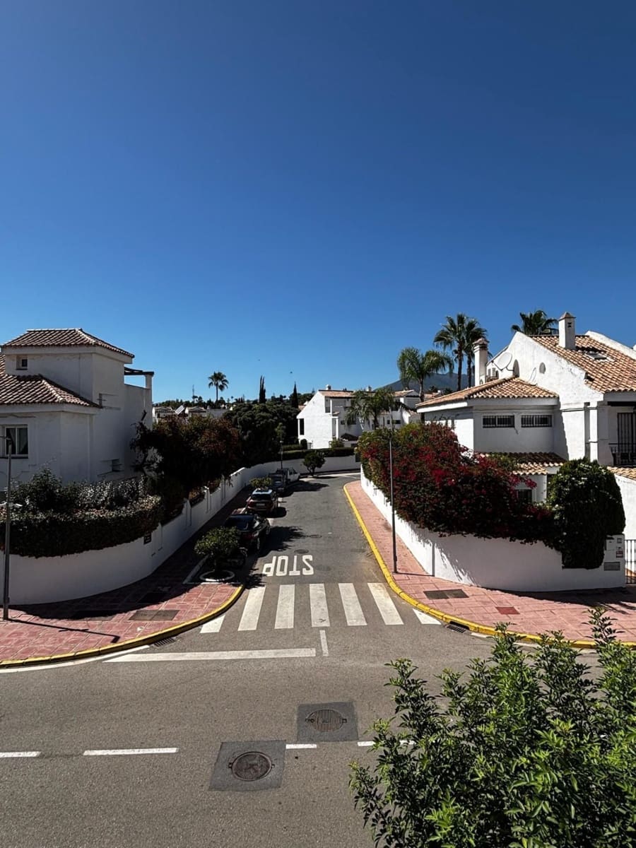 Casa de 3 habitaciones en Nueva Andalucia en venta con piscina - 625.000 € (Ref: 10170440)
