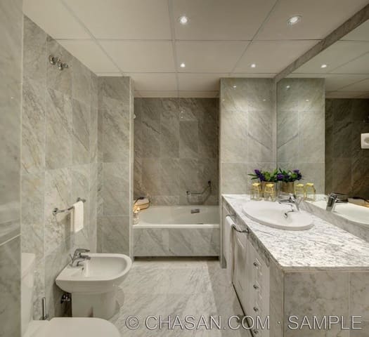 Apartamento de 2 habitaciones en Puerto Banus, Marbella en venta - 845.000 € (Ref: 3574638)