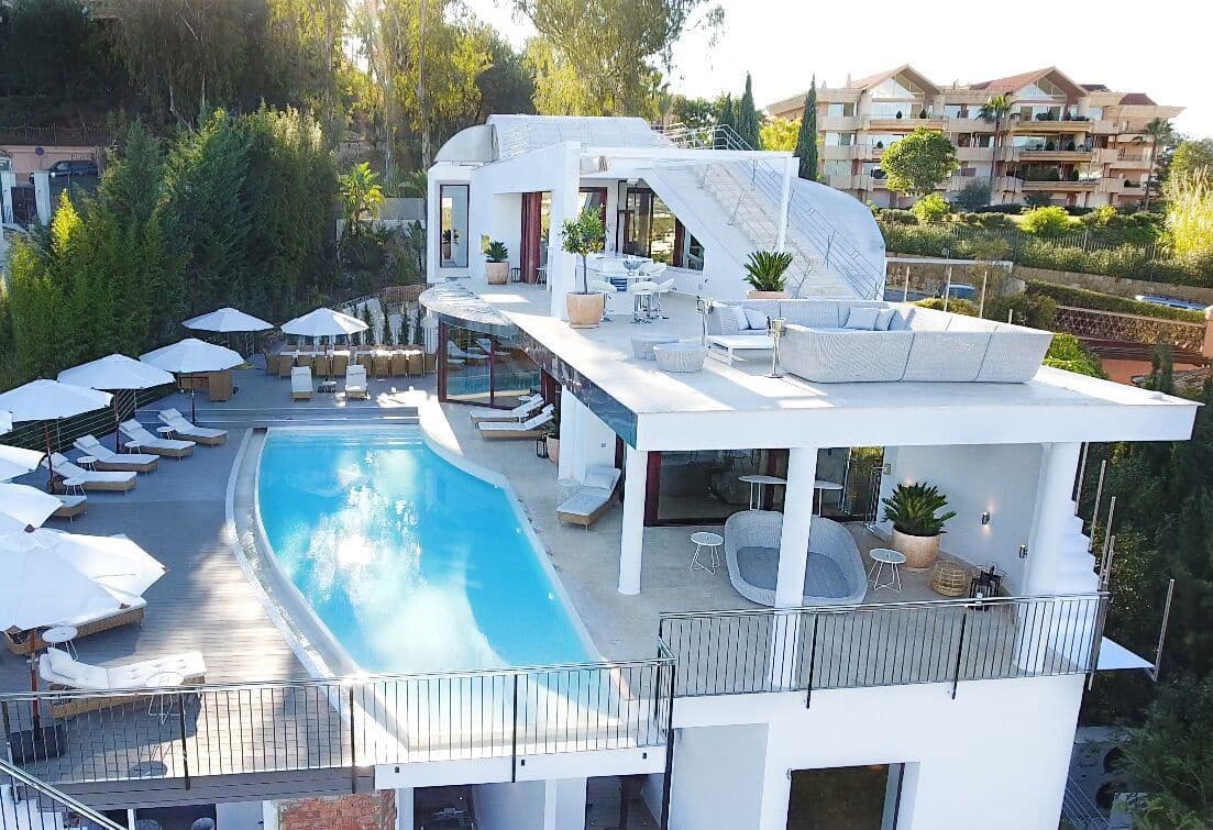 Chalet de 7 habitaciones en Nueva Andalucia en venta - 4.400.000 € (Ref: 3574679)