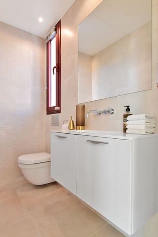 Chalet de 7 habitaciones en Las Brisas, Marbella en venta - 4.400.000 € (Ref: 3574679)