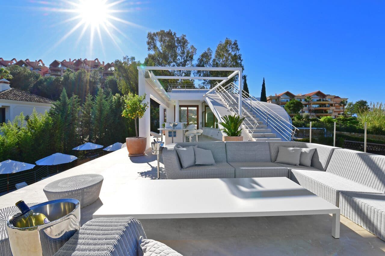 Chalet de 7 habitaciones en Nueva Andalucia en venta - 4.400.000 € (Ref: 3574679)