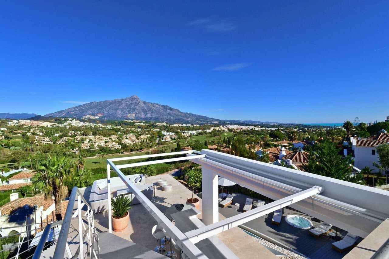 Chalet de 7 habitaciones en Nueva Andalucia en venta - 4.400.000 € (Ref: 3574679)