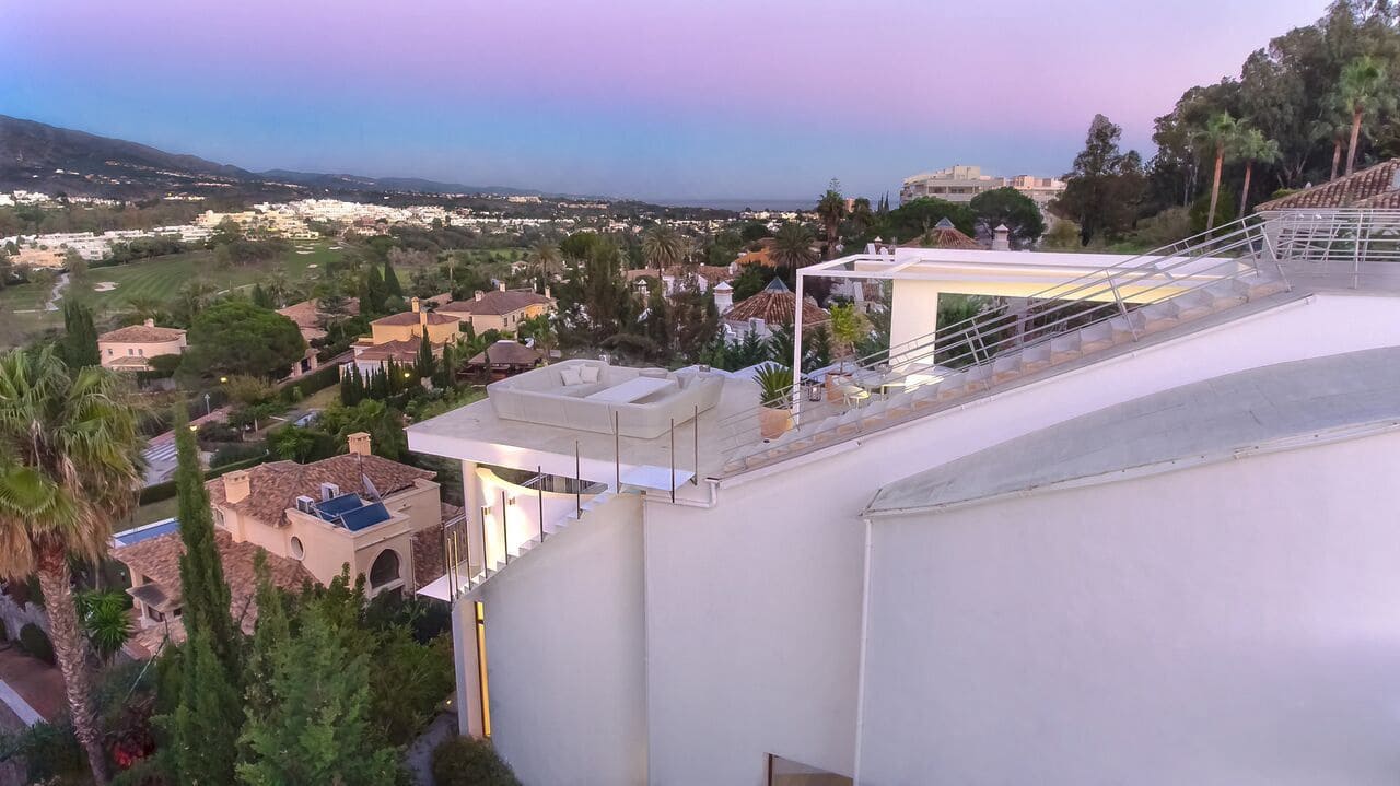 Chalet de 7 habitaciones en Nueva Andalucia en venta - 4.400.000 € (Ref: 3574679)