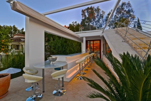 Chalet de 7 habitaciones en Las Brisas, Marbella en venta - 4.400.000 € (Ref: 3574679)