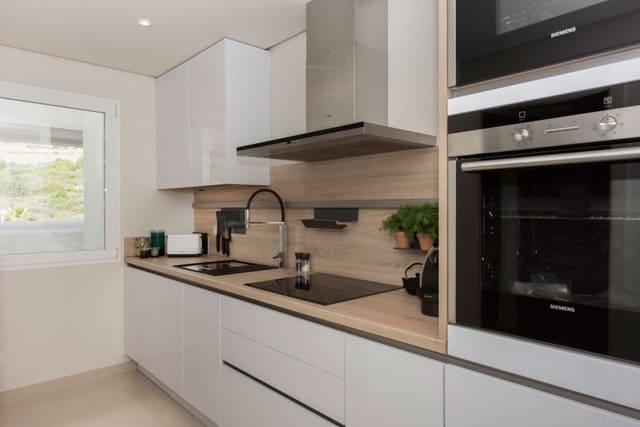 Apartamento de 2 habitaciones en Casares Pueblo, Casares en venta - 545.000 € (Ref: 3575780)