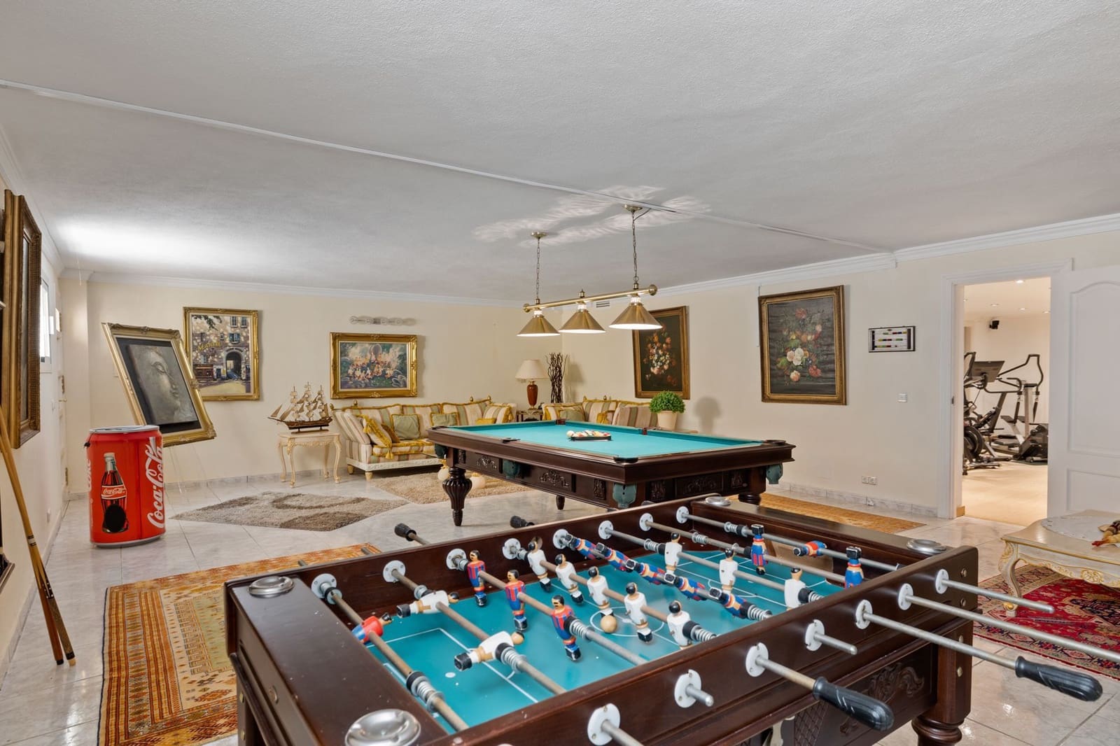 6 slaapkamer Villa te koop in Nueva Andalucia - € 6.900.000 (Ref: 3618726)