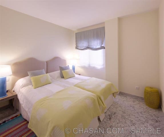 3 bedroom Apartment for sale in Puerto Banus, Marbella - € 1,300,000 (Ref: 3618754)