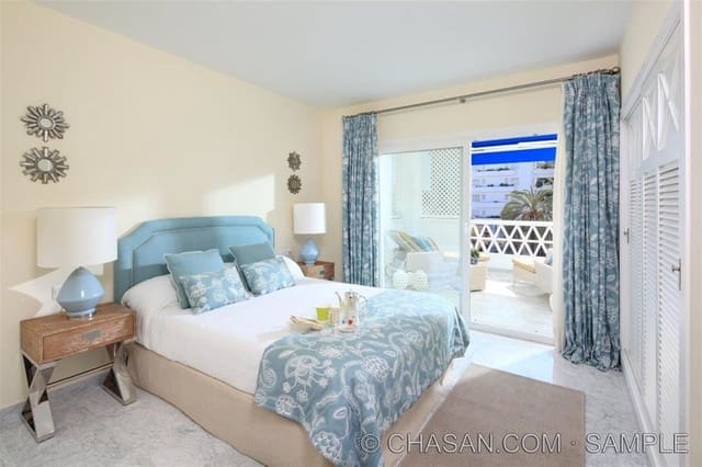 3 bedroom Apartment for sale in Puerto Banus, Marbella - € 1,300,000 (Ref: 3618754)