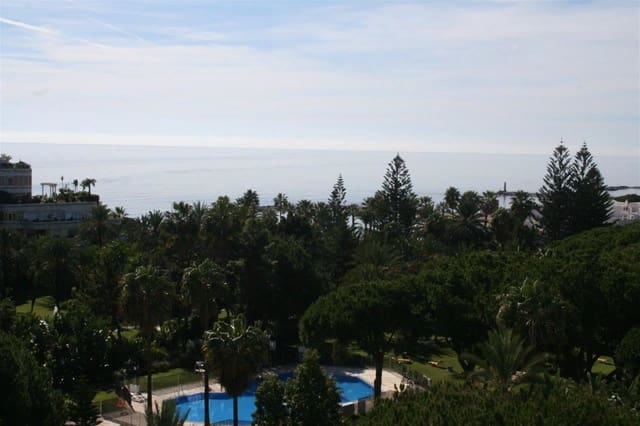 3 soveværelse Penthouse til salg i Puerto Banus, Marbella - € 3.500.000 (Ref: 3618792)