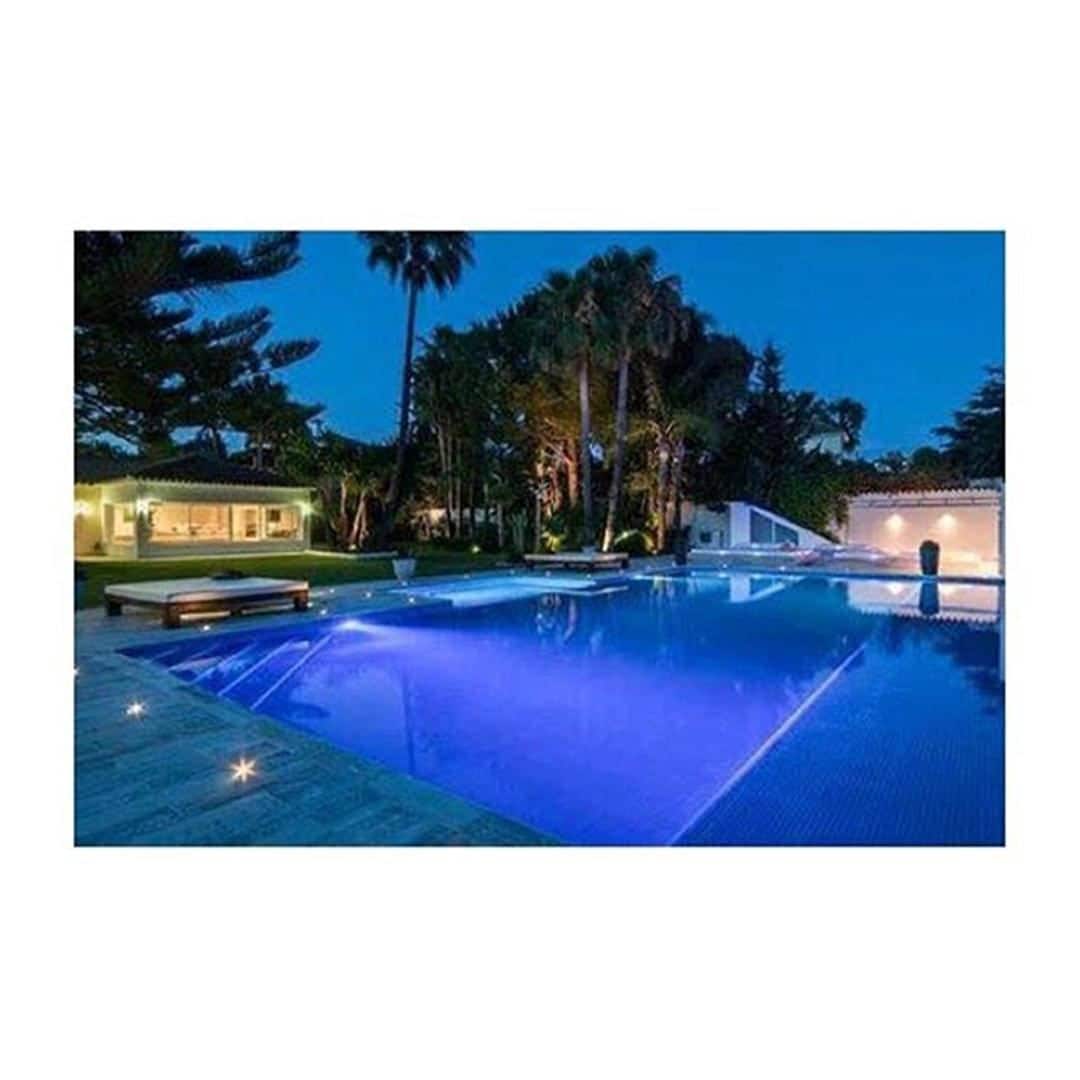 8 bedroom Villa for sale in Elviria - € 3,500,000 (Ref: 3701139)