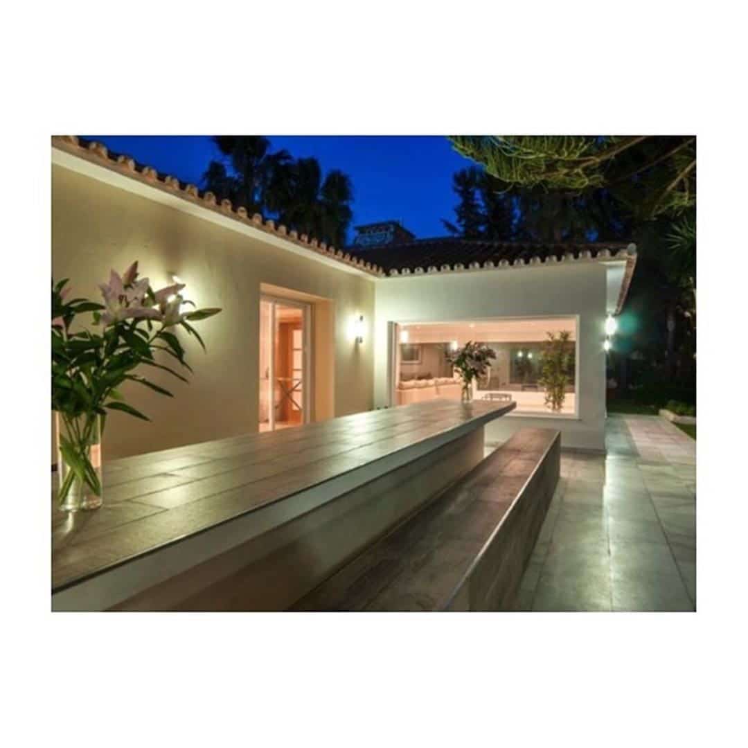 8 bedroom Villa for sale in Elviria - € 3,500,000 (Ref: 3701139)