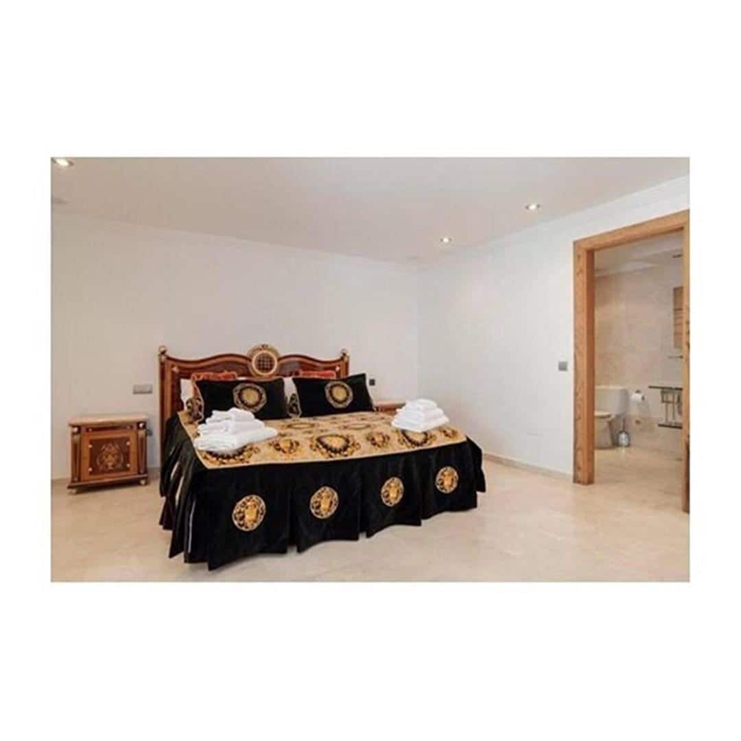 8 bedroom Villa for sale in Elviria - € 3,500,000 (Ref: 3701139)