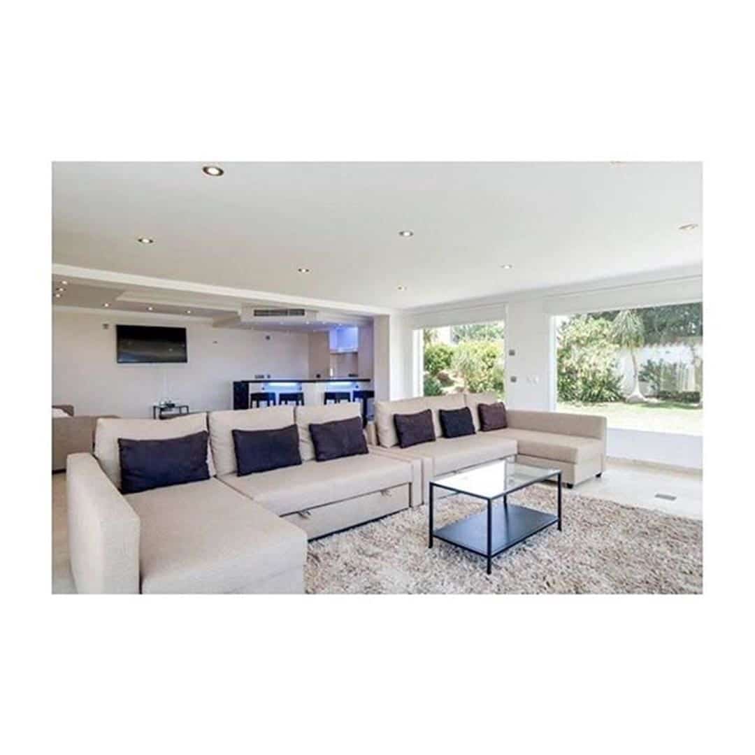 8 bedroom Villa for sale in Elviria - € 3,500,000 (Ref: 3701139)