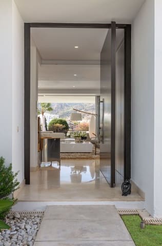 3 sovrum Villa till salu i Río Real, Marbella med pool - 2 150 000 € (Ref: 3871726)