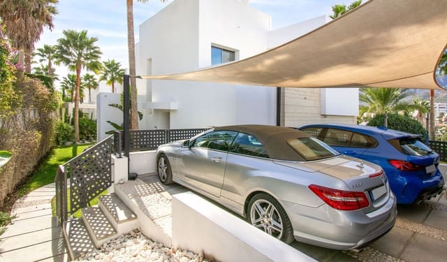 3 sovrum Villa till salu i Río Real, Marbella med pool - 2 150 000 € (Ref: 3871726)
