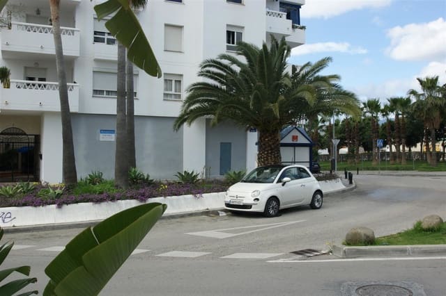 Villa for sale in Los Naranjos, Marbella - € 390,000 (Ref: 3889715)