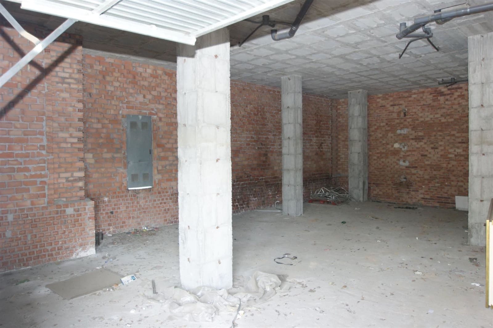 Villa for sale in Nueva Andalucia - € 390,000 (Ref: 3889715)