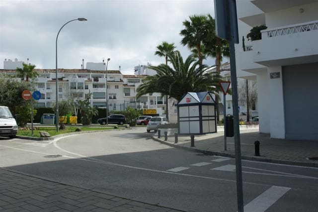 Villa for sale in Los Naranjos, Marbella - € 390,000 (Ref: 3889715)