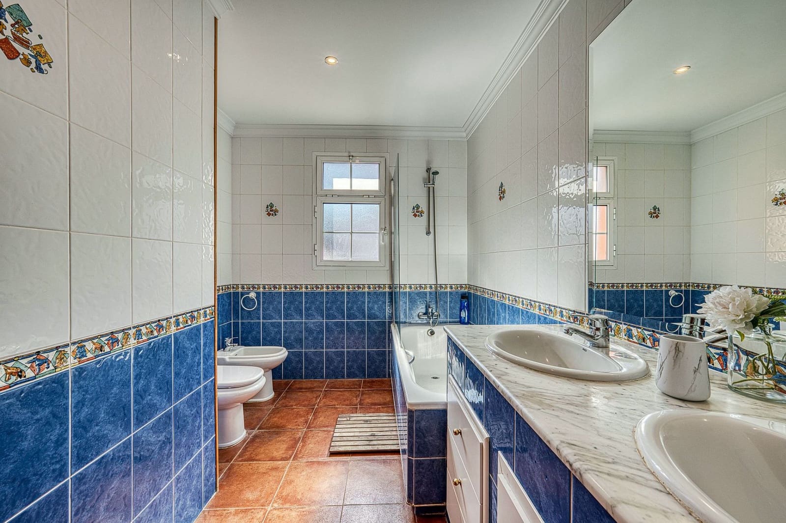 Chalet de 4 habitaciones en Nueva Andalucia en venta - 1.395.000 € (Ref: 4480013)