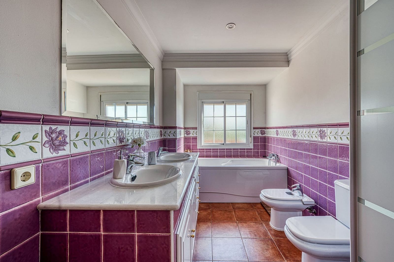 Chalet de 4 habitaciones en Nueva Andalucia en venta - 1.395.000 € (Ref: 4480013)