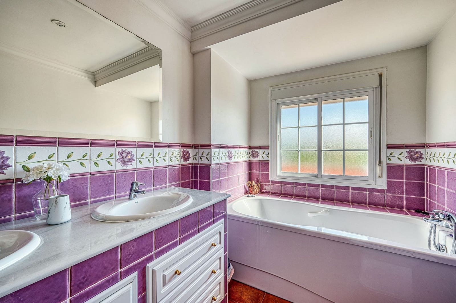 Chalet de 4 habitaciones en Nueva Andalucia en venta - 1.395.000 € (Ref: 4480013)