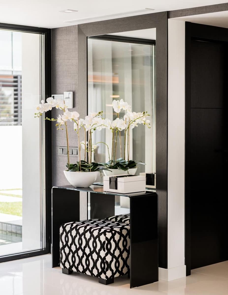 6 bedroom Villa for sale in Nueva Andalucia - € 5,995,000 (Ref: 5723149)