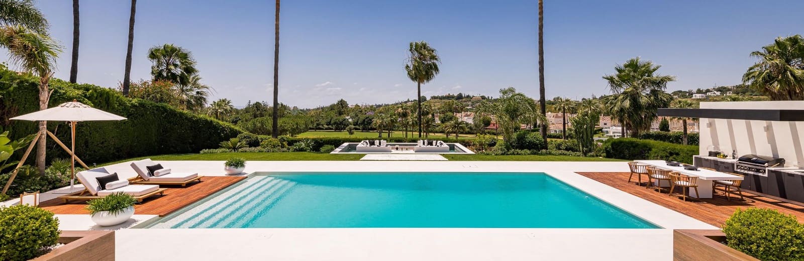 6 bedroom Villa for sale in Nueva Andalucia - € 5,995,000 (Ref: 5723149)
