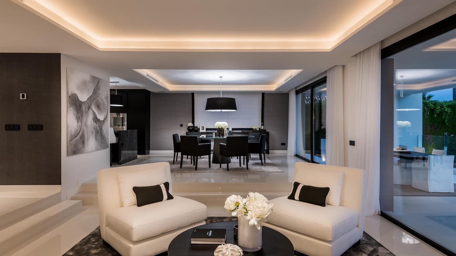 6 bedroom Villa for sale in Nueva Andalucia - € 5,995,000 (Ref: 5723149)