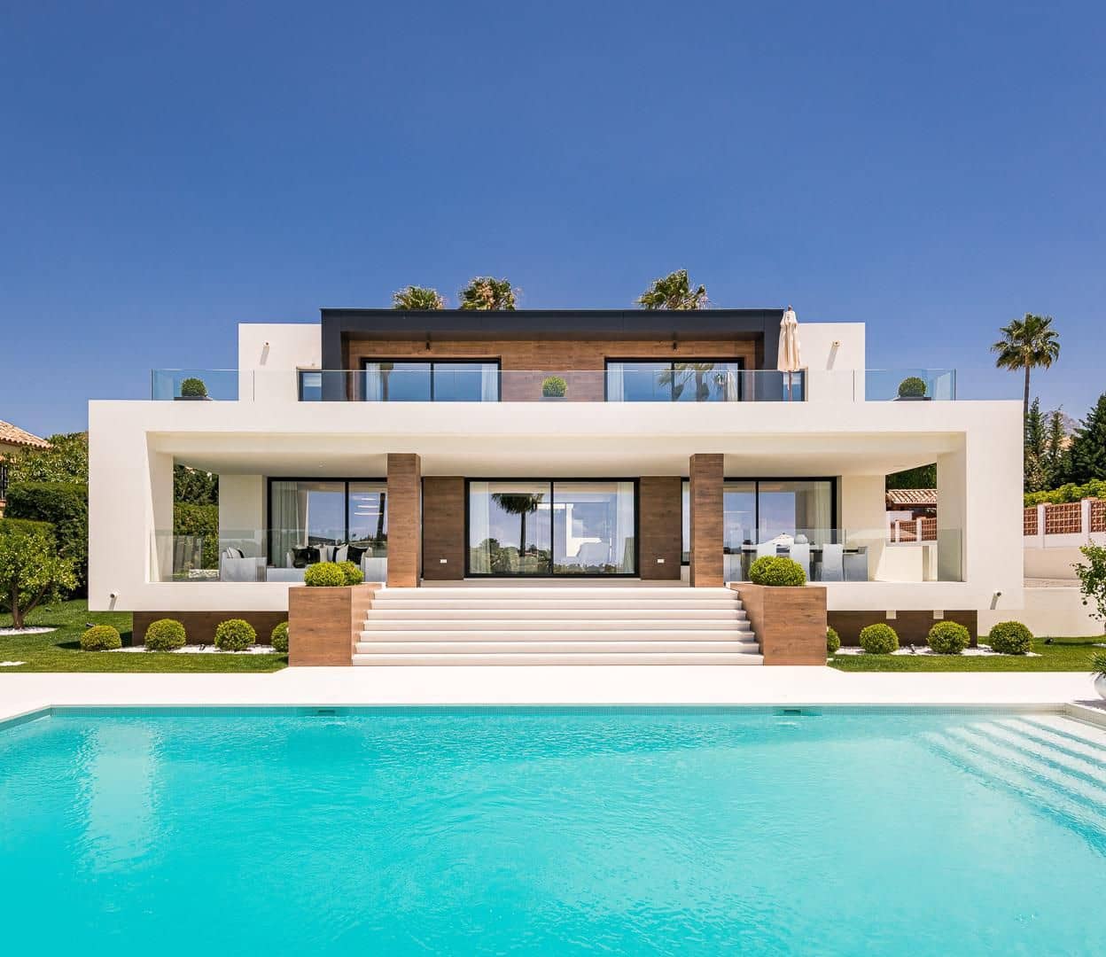 6 bedroom Villa for sale in Nueva Andalucia - € 5,995,000 (Ref: 5723149)