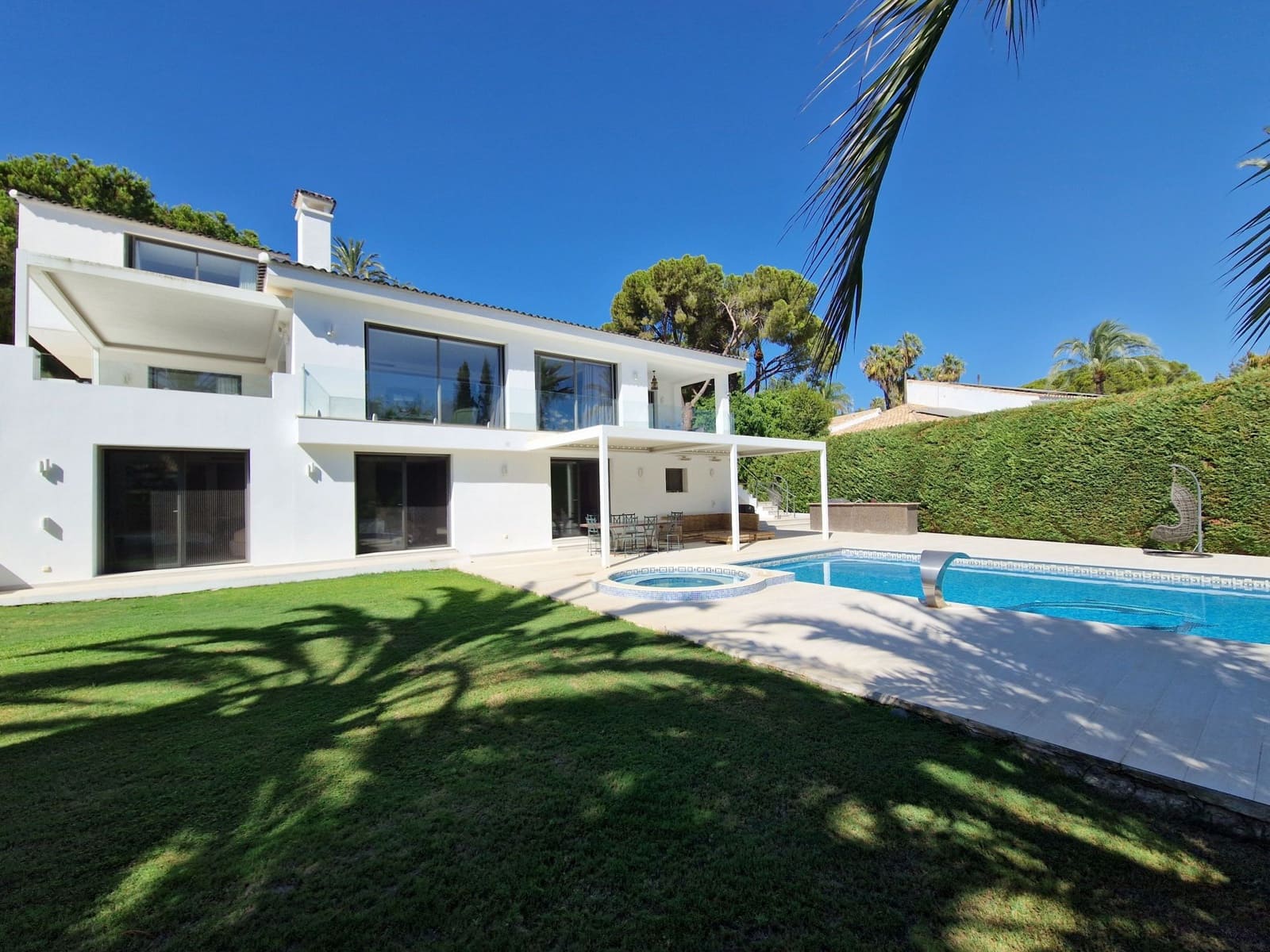 6 sypialnia Willa na sprzedaż w Nueva Andalucia - 3 250 000 € (Ref: 6082023)