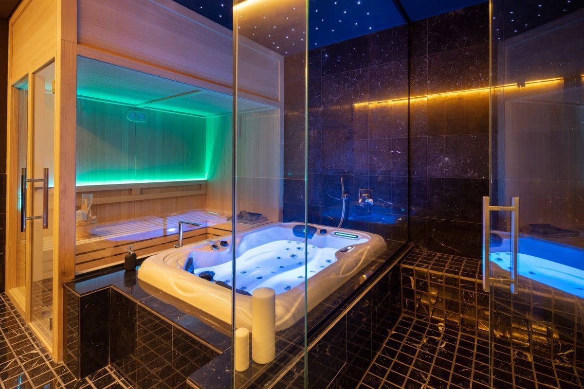 5 bedroom Villa for sale in Golden Mile - € 6,870,000 (Ref: 6265609)