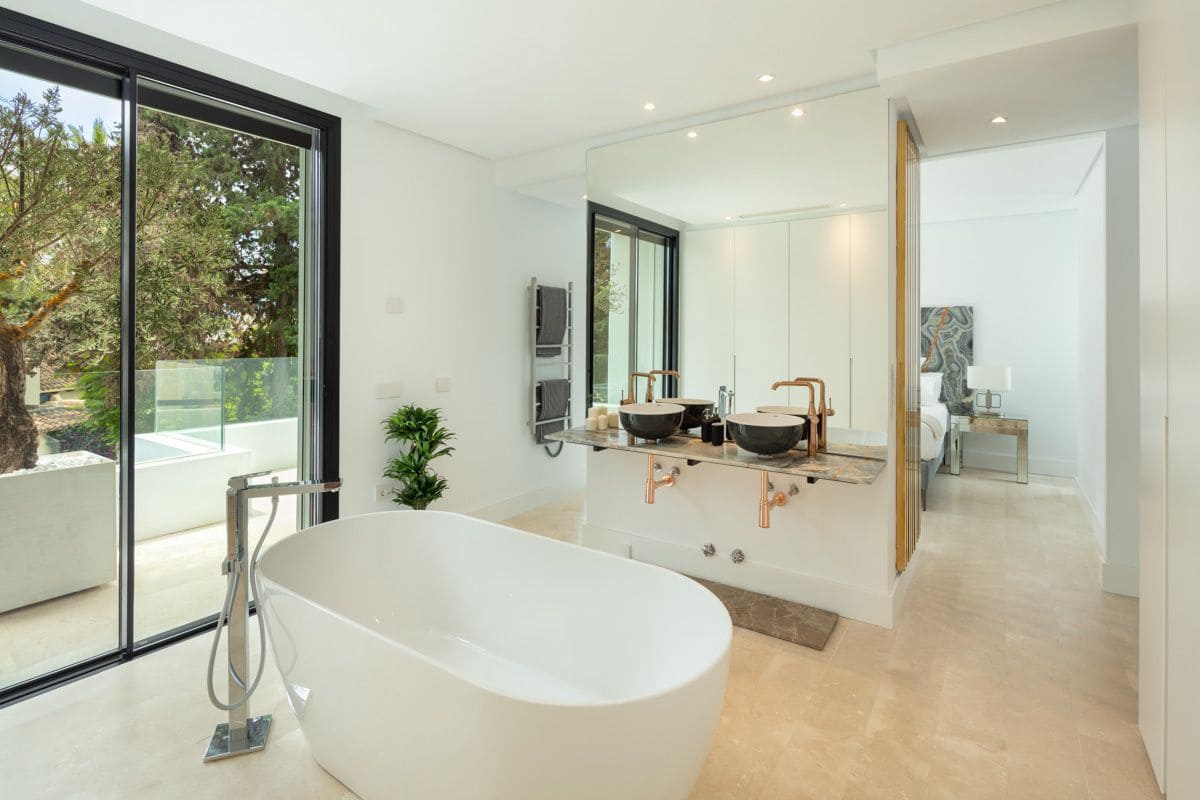 5 bedroom Villa for sale in Golden Mile - € 6,870,000 (Ref: 6265609)