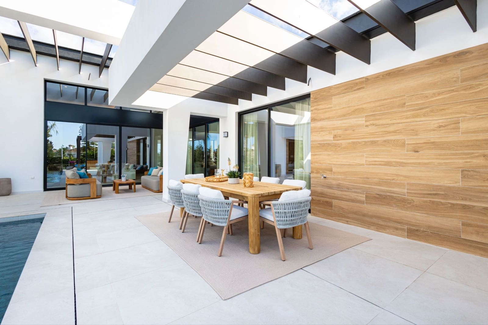 4 bedroom Villa for sale in Nueva Andalucia with pool garage - € 3,990,000 (Ref: 6300318)