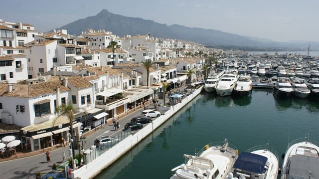 2 quarto Apartamento para venda em Puerto Banus, Marbella - 1 100 000 € (Ref: 6876719)