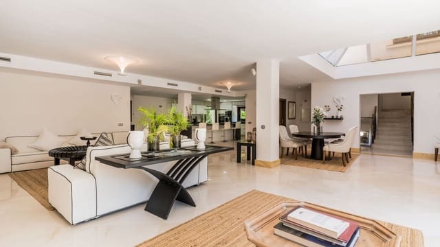 Chalet de 5 habitaciones en Las Brisas, Marbella en venta - 3.500.000 € (Ref: 7754125)