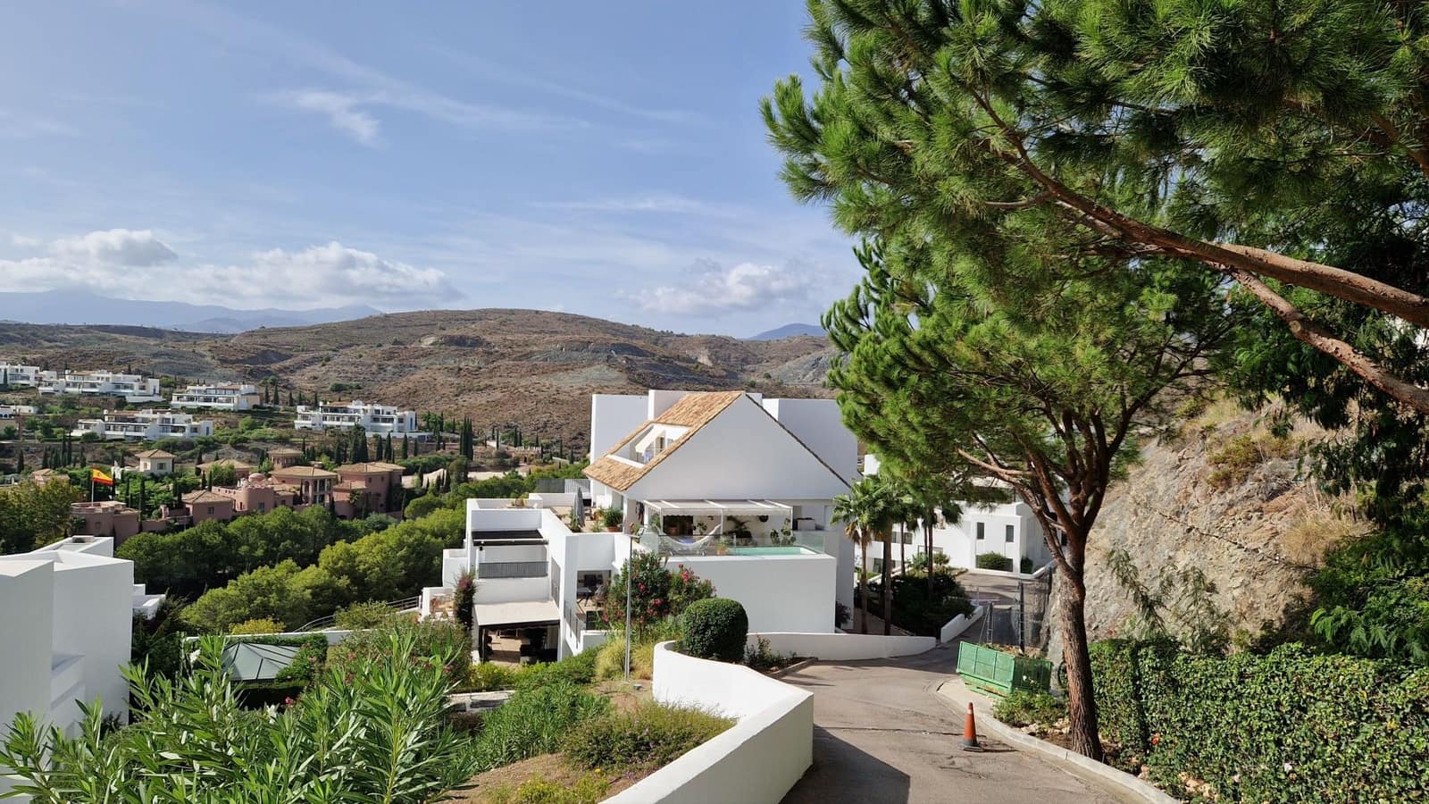 3 bedroom Penthouse for sale in Benahavis - € 1,075,000 (Ref: 7786626)