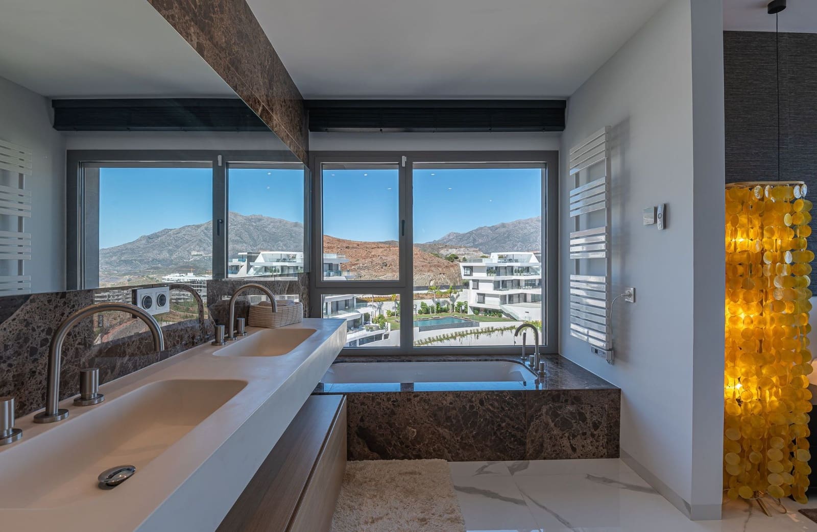 3 slaapkamer Appartement te koop in Benahavis - € 1.950.000 (Ref: 7848332)