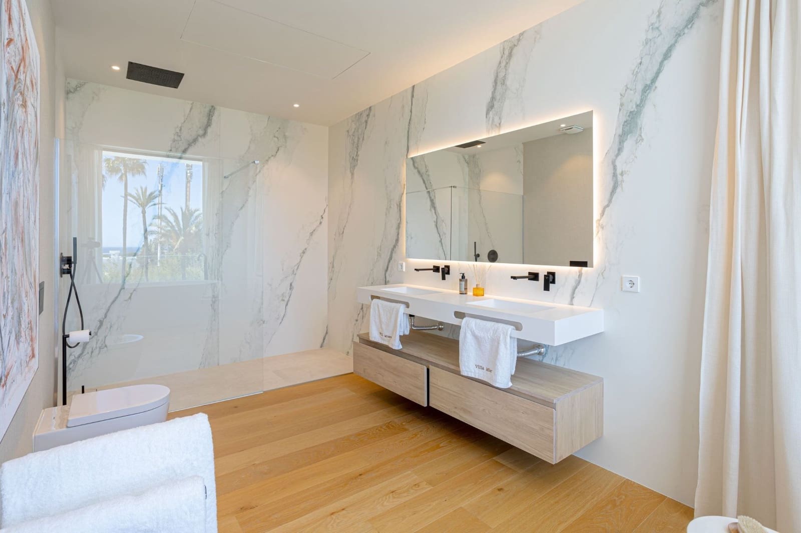 4 bedroom Villa for sale in Benahavis with pool - € 3,850,000 (Ref: 7985819)