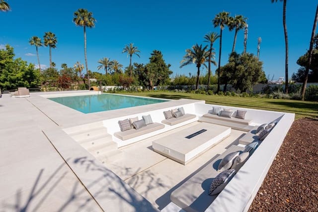 4 bedroom Villa for sale in Benahavís with pool - € 3,850,000 (Ref: 7985819)