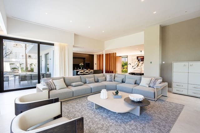 4 bedroom Villa for sale in Benahavís with pool - € 3,850,000 (Ref: 7985819)