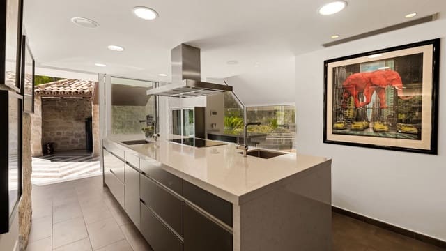 5 sovrum Villa till salu i La Quinta, Benahavís - 3 595 000 € (Ref: 8022752)