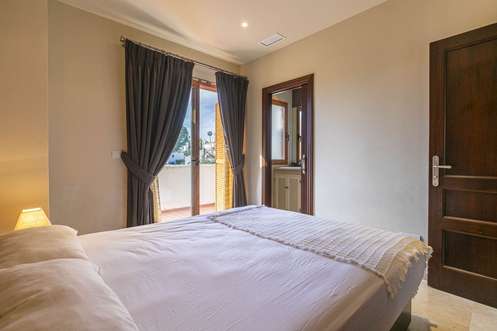 2 soverom Penthouse til salgs i Nueva Andalucia - € 397 000 (Ref: 8039049)