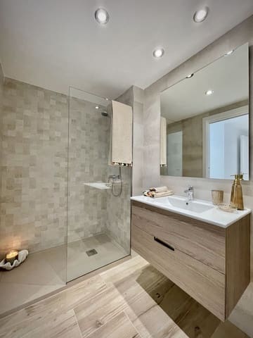 Apartamento de 2 habitaciones en Las Brisas, Marbella en venta - 395.000 € (Ref: 8125368)