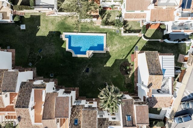 3 soveværelse Byhus til salg i Los Monteros, Marbella - € 2.150.000 (Ref: 8132905)