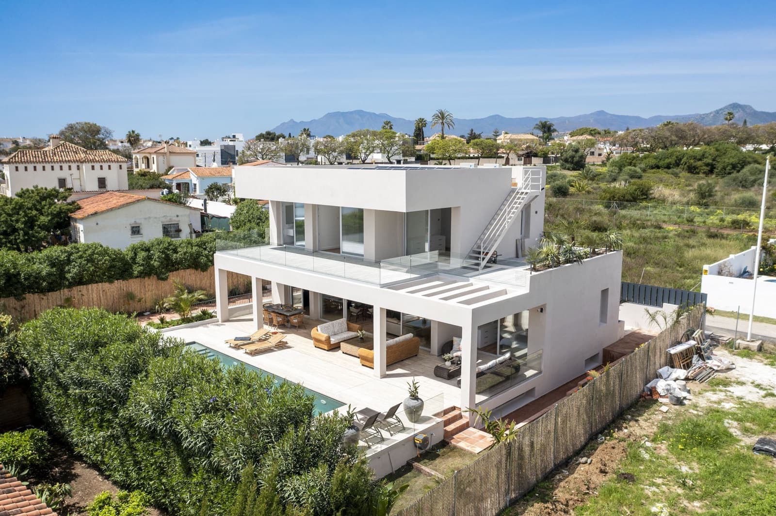 5 slaapkamer Villa te koop in Marbella - € 2.950.000 (Ref: 8212821)