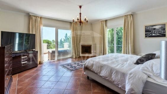 6 soveværelse Villa til salg i Nueva Andalucia - € 3.100.000 (Ref: 8267258)