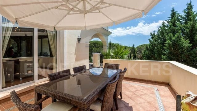6 soveværelse Villa til salg i Las Brisas, Marbella - € 3.100.000 (Ref: 8267258)