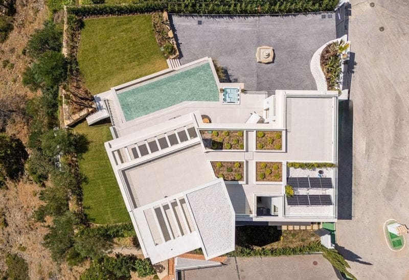 6 bedroom Villa for sale in Benahavis - € 4,695,000 (Ref: 8429909)