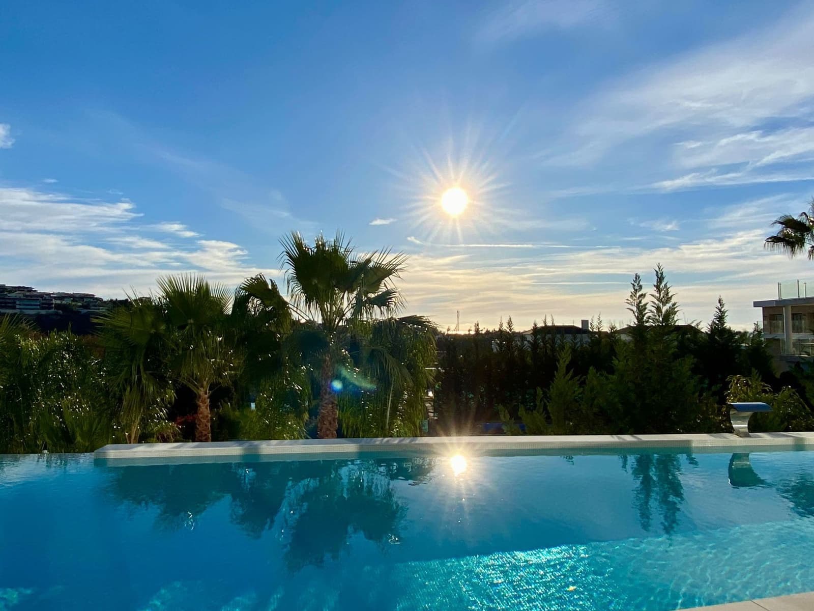 4 bedroom Villa for sale in Benahavis - € 3,890,000 (Ref: 8431389)