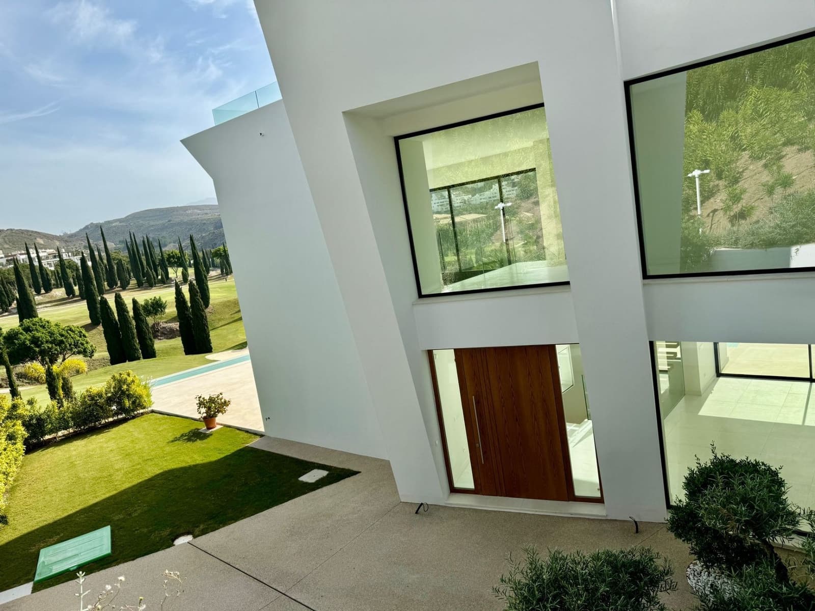 4 bedroom Villa for sale in Benahavis - € 3,890,000 (Ref: 8431389)